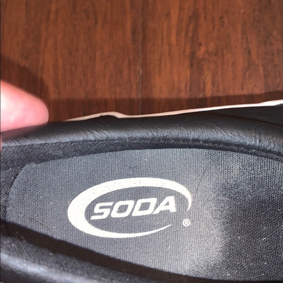 Soda black slip on shoes. Size 9 - Picture 2 of 2